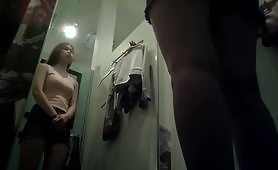 US teenagers caught in changing room - 100