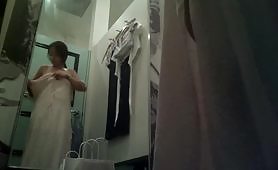 US teenagers caught in changing room - 95